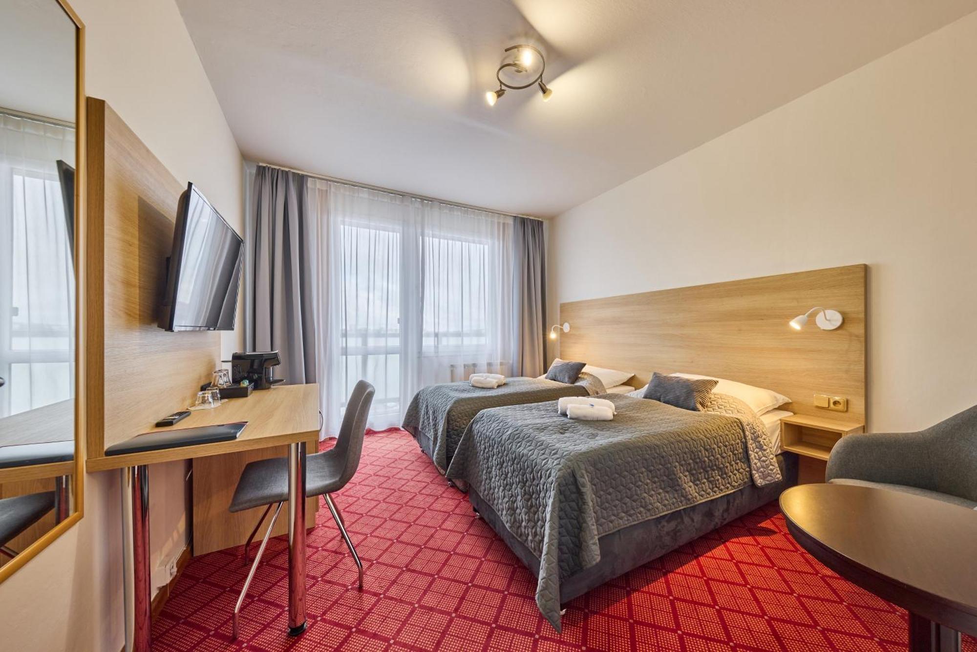 Patria Hotel Trutnov Exterior foto